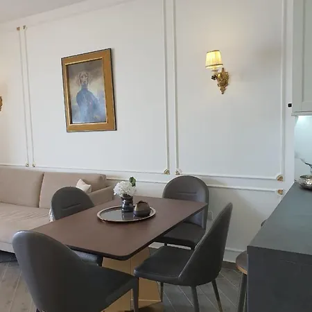 Luxury Business Apartment Vlorë